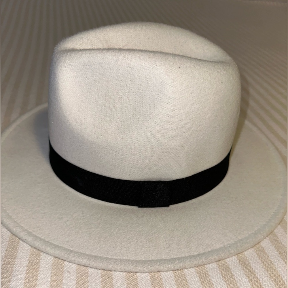 Daesan Fedora Hat White